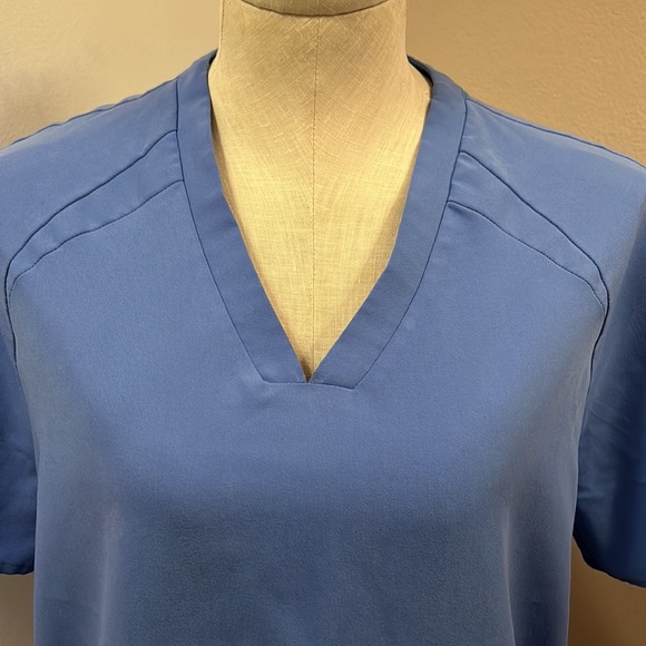 Figs Scrubs Blue Top size Small - Picture 2 of 7